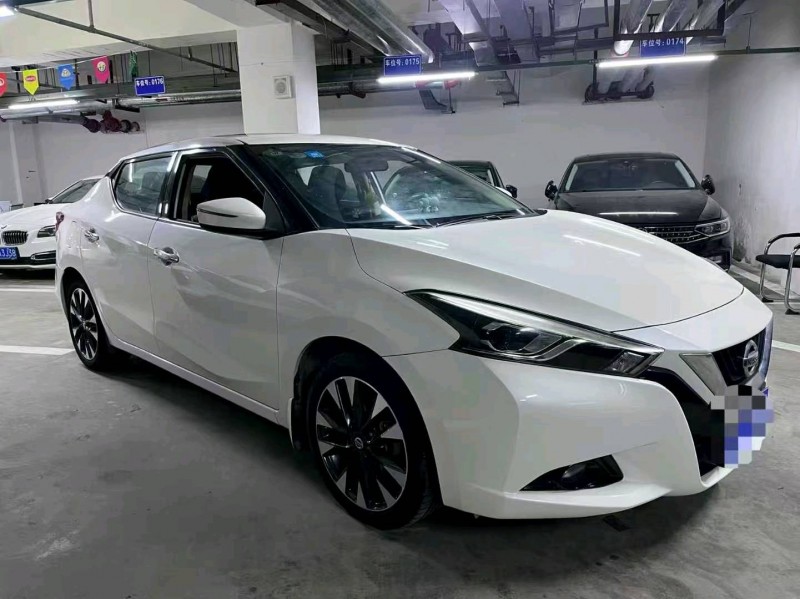 成都20年日产蓝鸟2