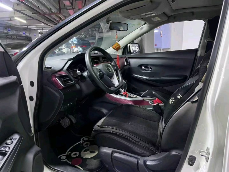 成都20年日产蓝鸟4