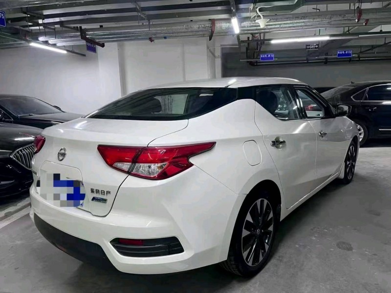 成都20年日产蓝鸟7