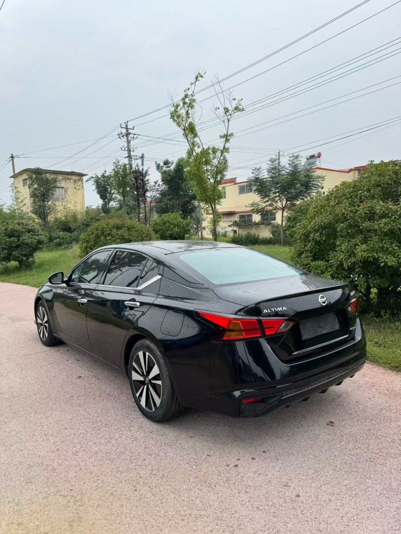 枣庄21年日产天籁8