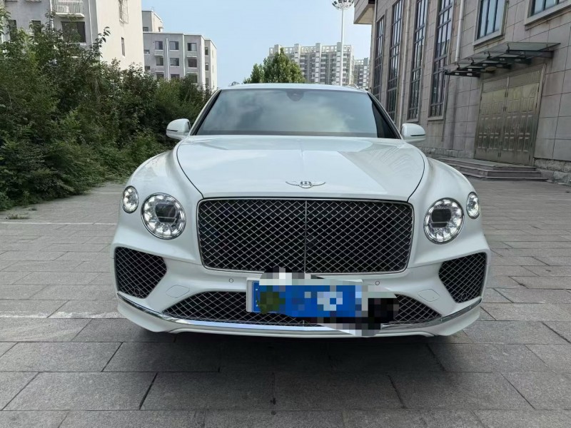 沧州21年宾利添越1