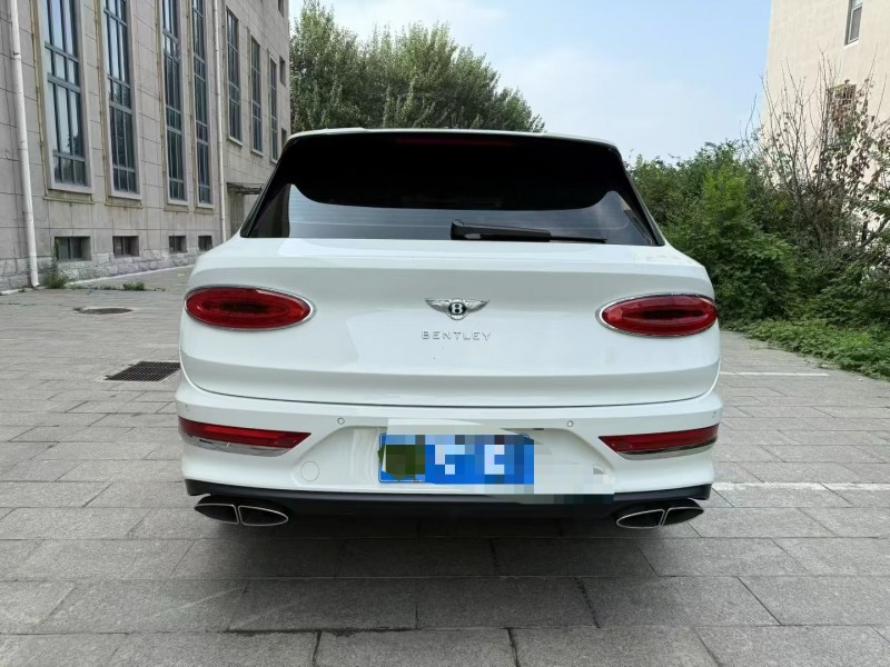 沧州21年宾利添越9