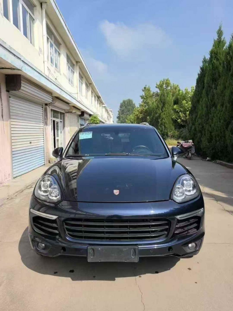 济宁14年保时捷卡宴1