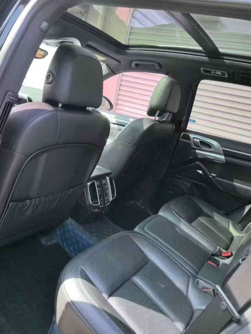 济宁14年保时捷卡宴6