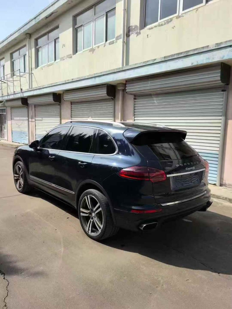 济宁14年保时捷卡宴8