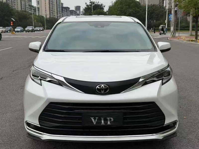 淮南24年丰田塞纳1