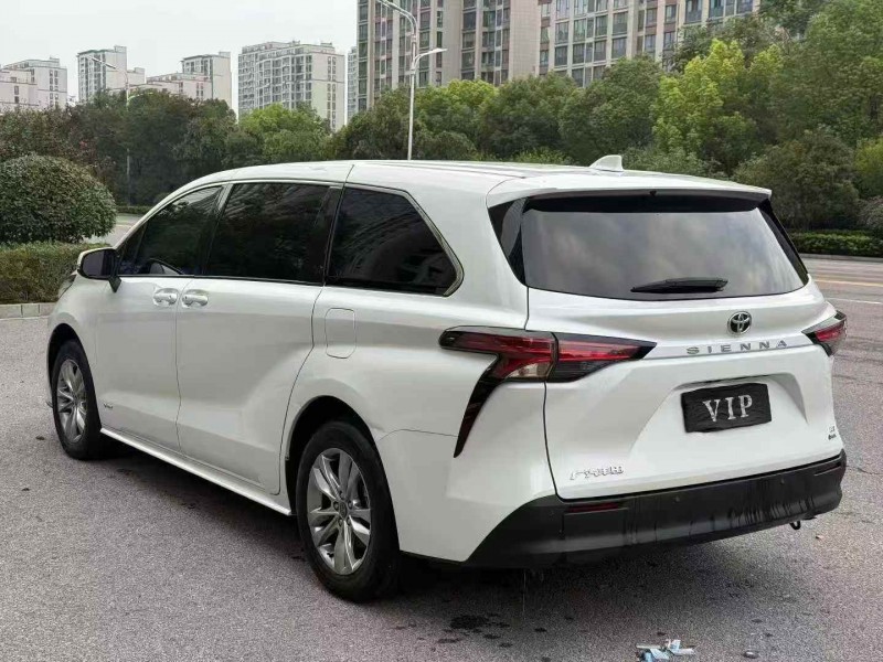 淮南24年丰田塞纳9