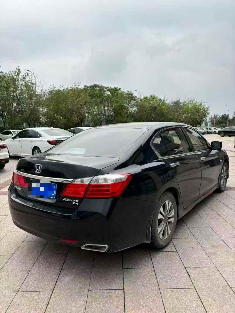 邢台15年本田雅阁5