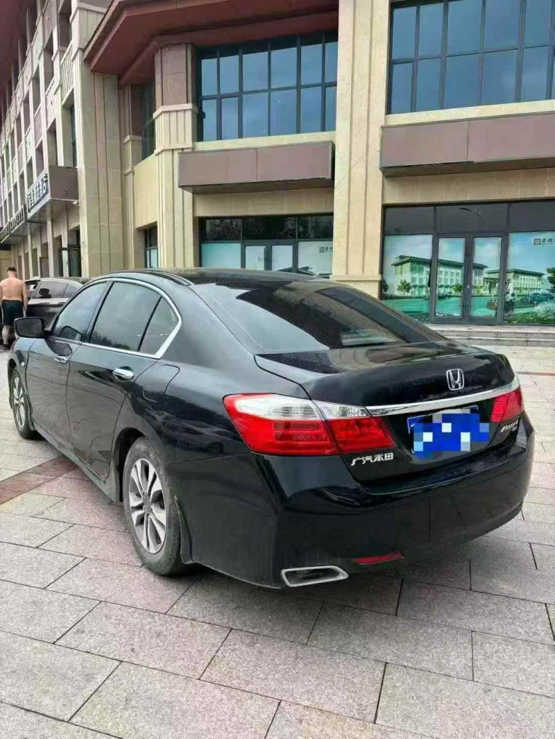 邢台15年本田雅阁6