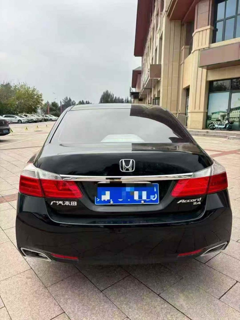 邢台15年本田雅阁7