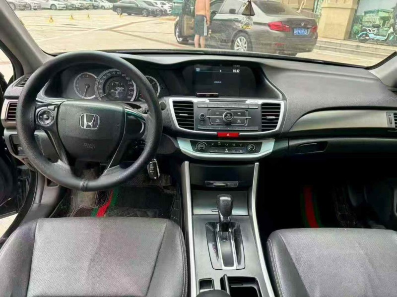 邢台15年本田雅阁9