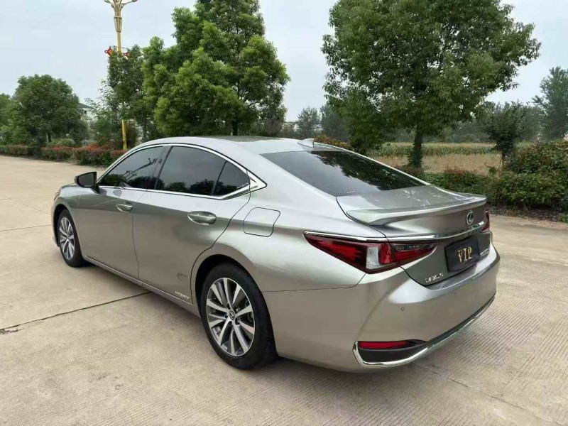 盐城19年雷克萨斯ES8