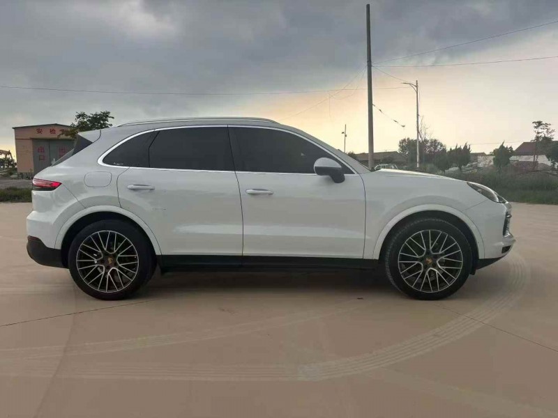 苏州18年保时捷卡宴2