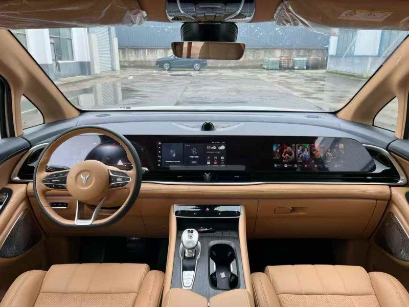 徐州25年岚图汽车梦想家6