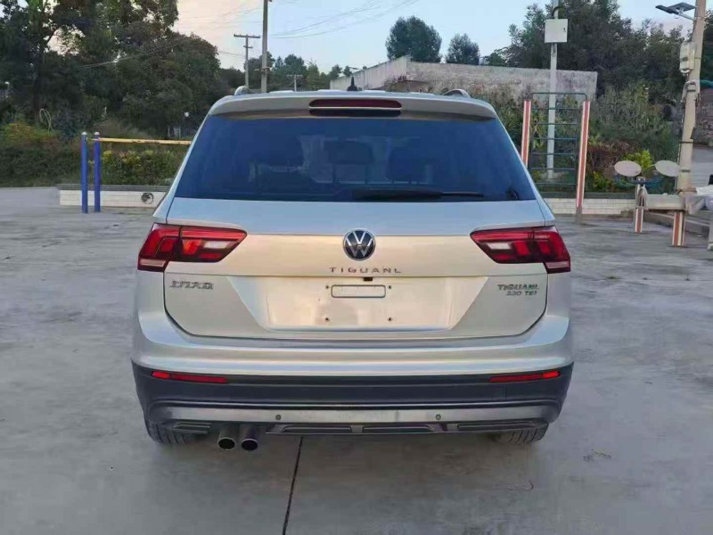 毕节21年大众途观7