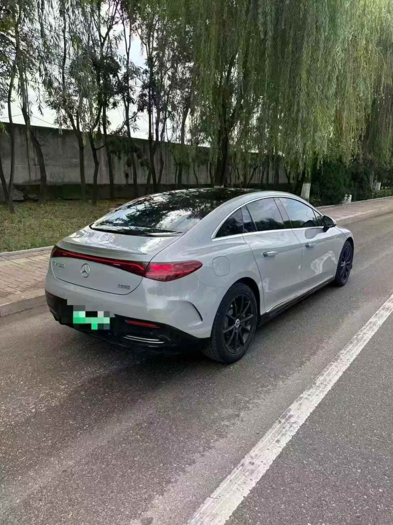 烟台23年奔驰EQE8