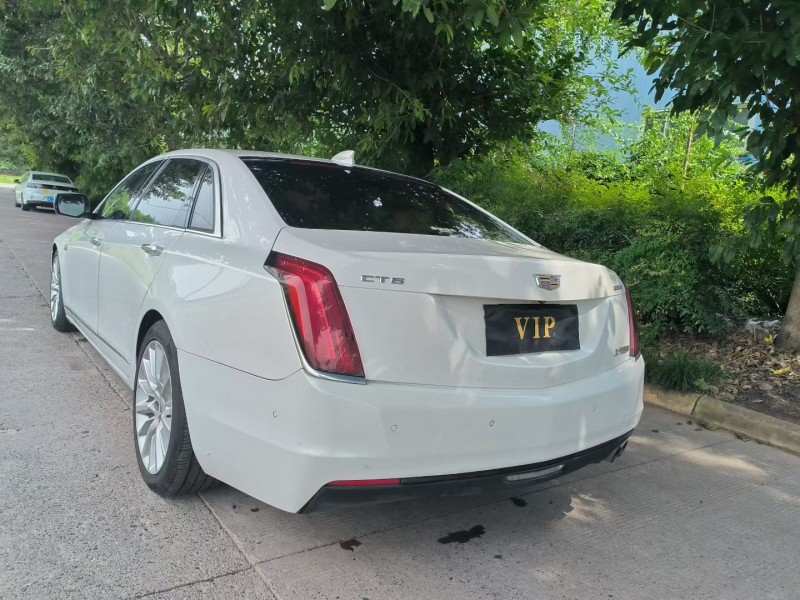 泸州17年凯迪拉克CT68