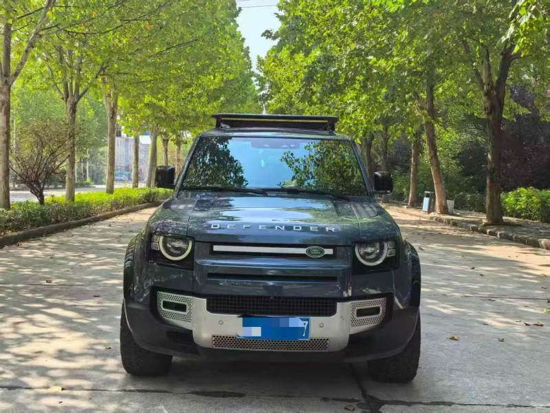 淄博22年路虎卫士1