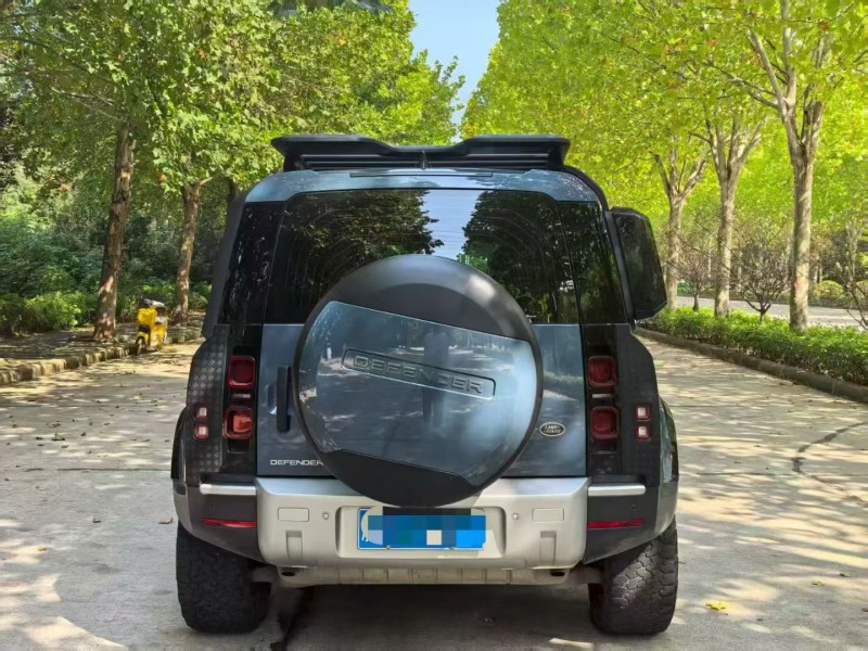 淄博22年路虎卫士9