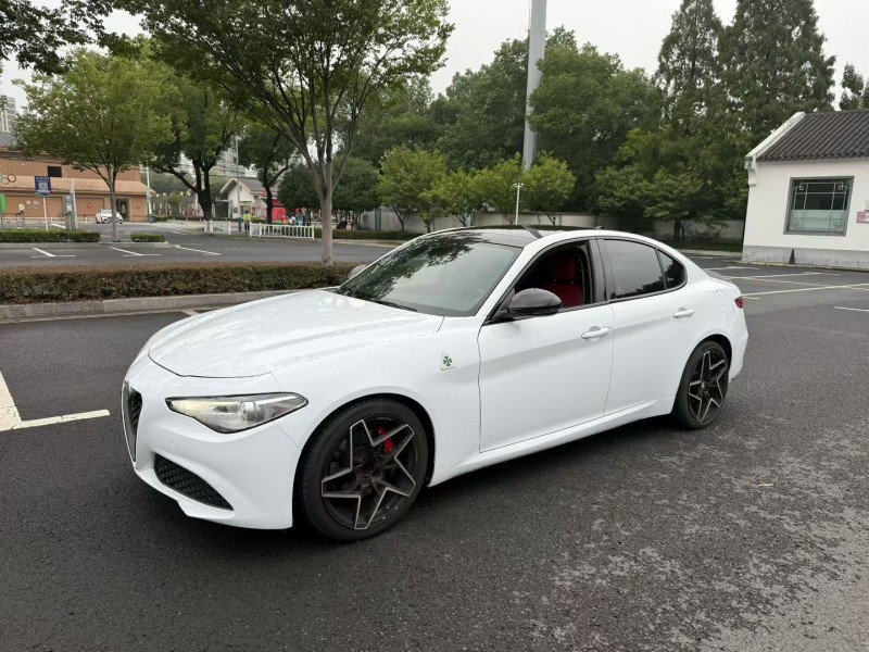 常州18年阿尔法·罗密欧Giulia3