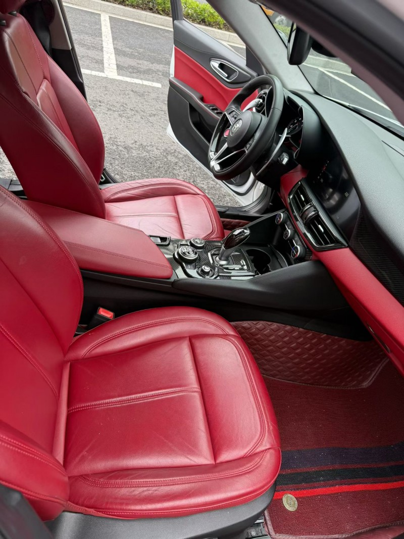 常州18年阿尔法·罗密欧Giulia4