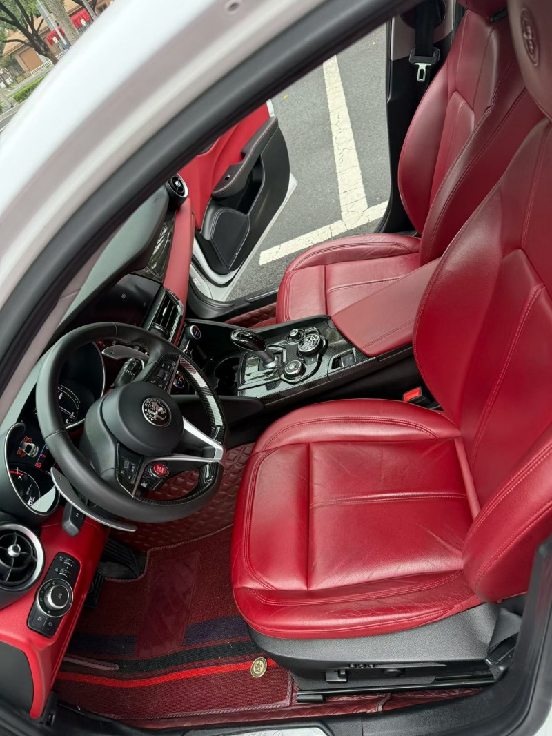 常州18年阿尔法·罗密欧Giulia5