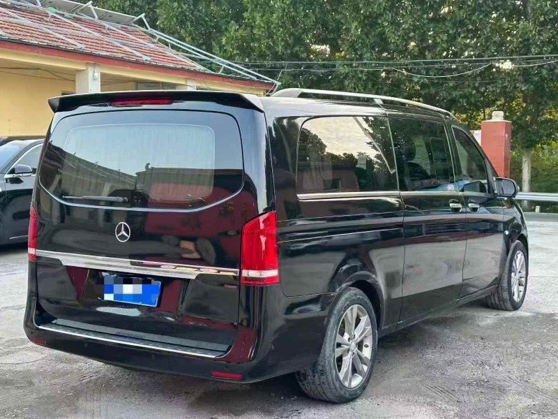 淄博18年奔驰威霆9