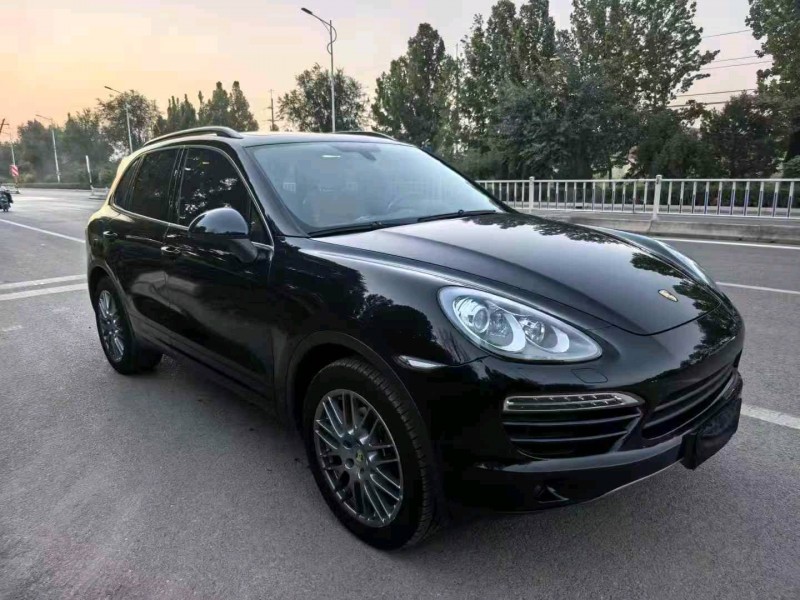 济宁13年保时捷卡宴2