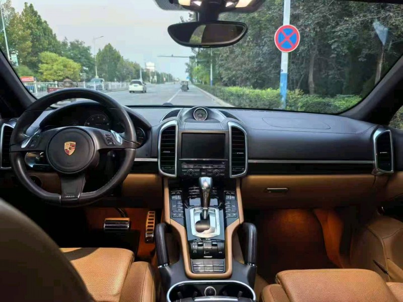 济宁13年保时捷卡宴4