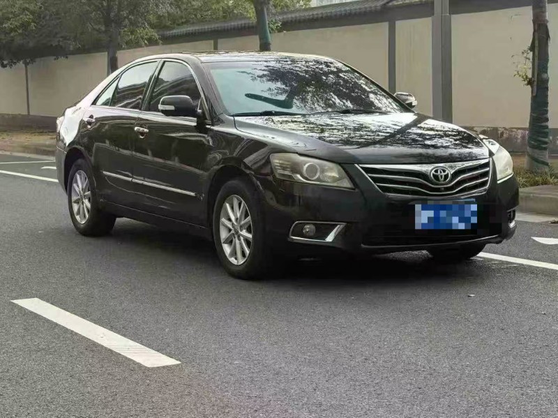 郑州13年丰田凯美瑞3