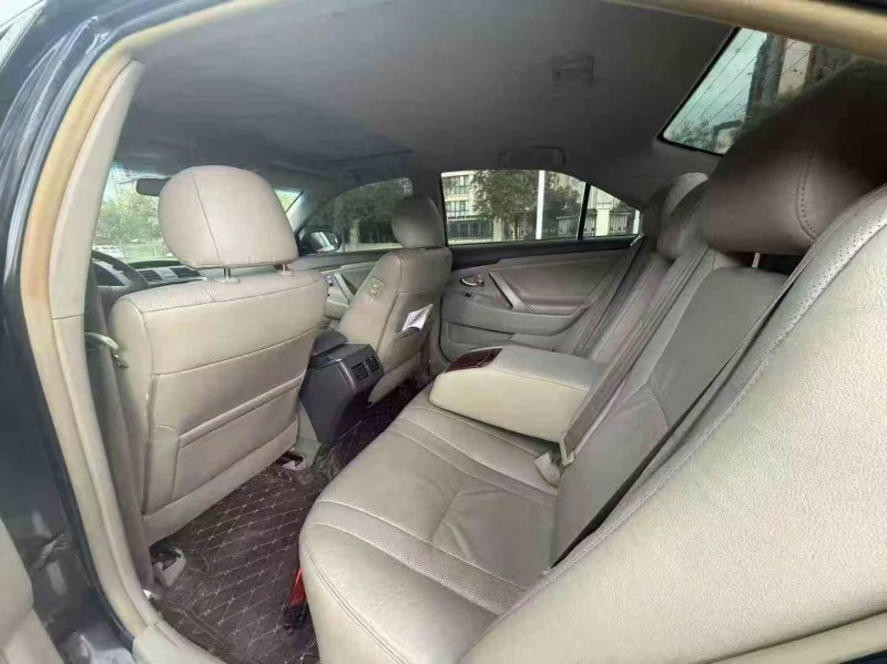 郑州13年丰田凯美瑞5