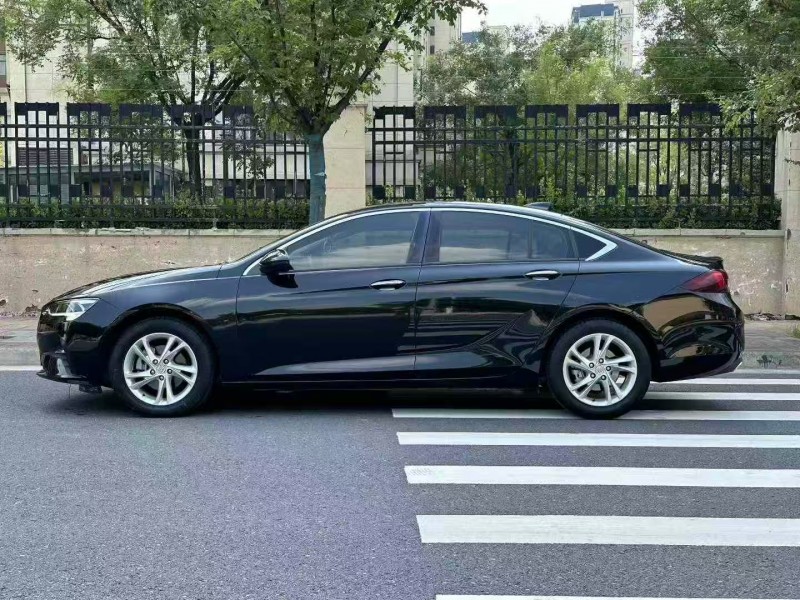 郑州21年别克君威8