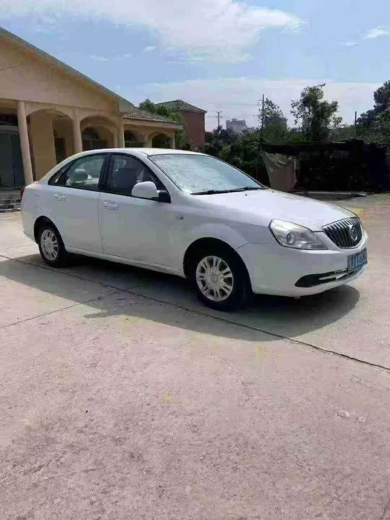 襄阳16年别克君越2