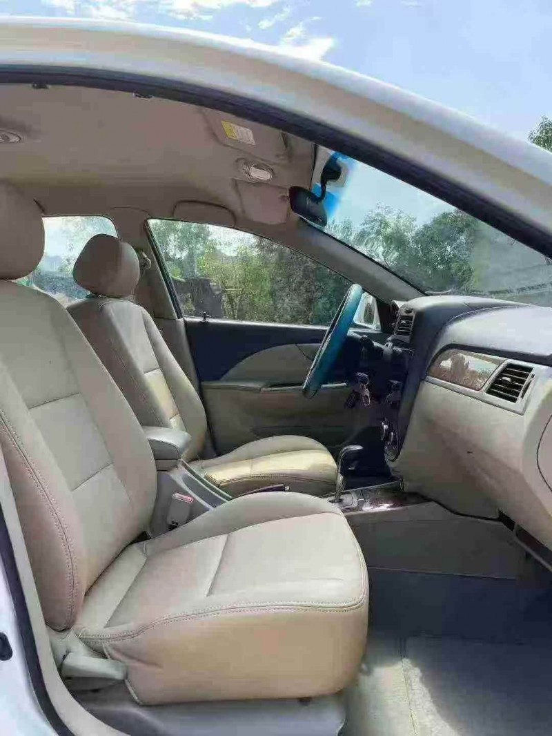 襄阳16年别克君越4