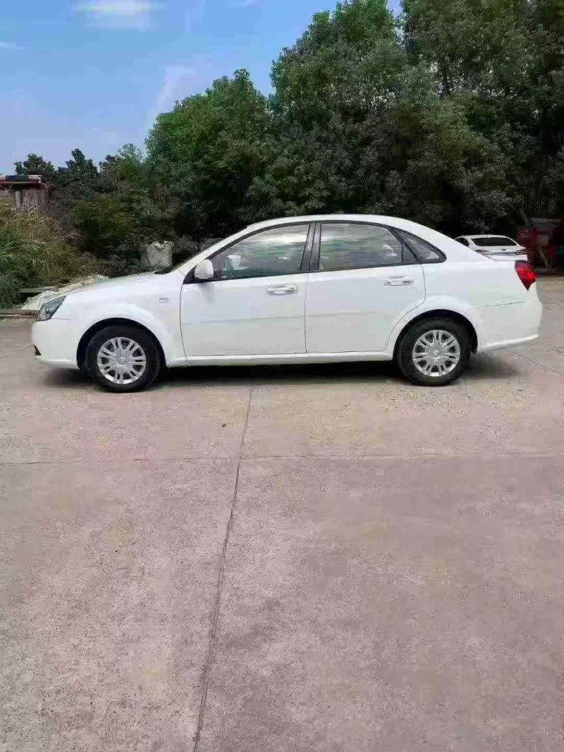 襄阳16年别克君越6