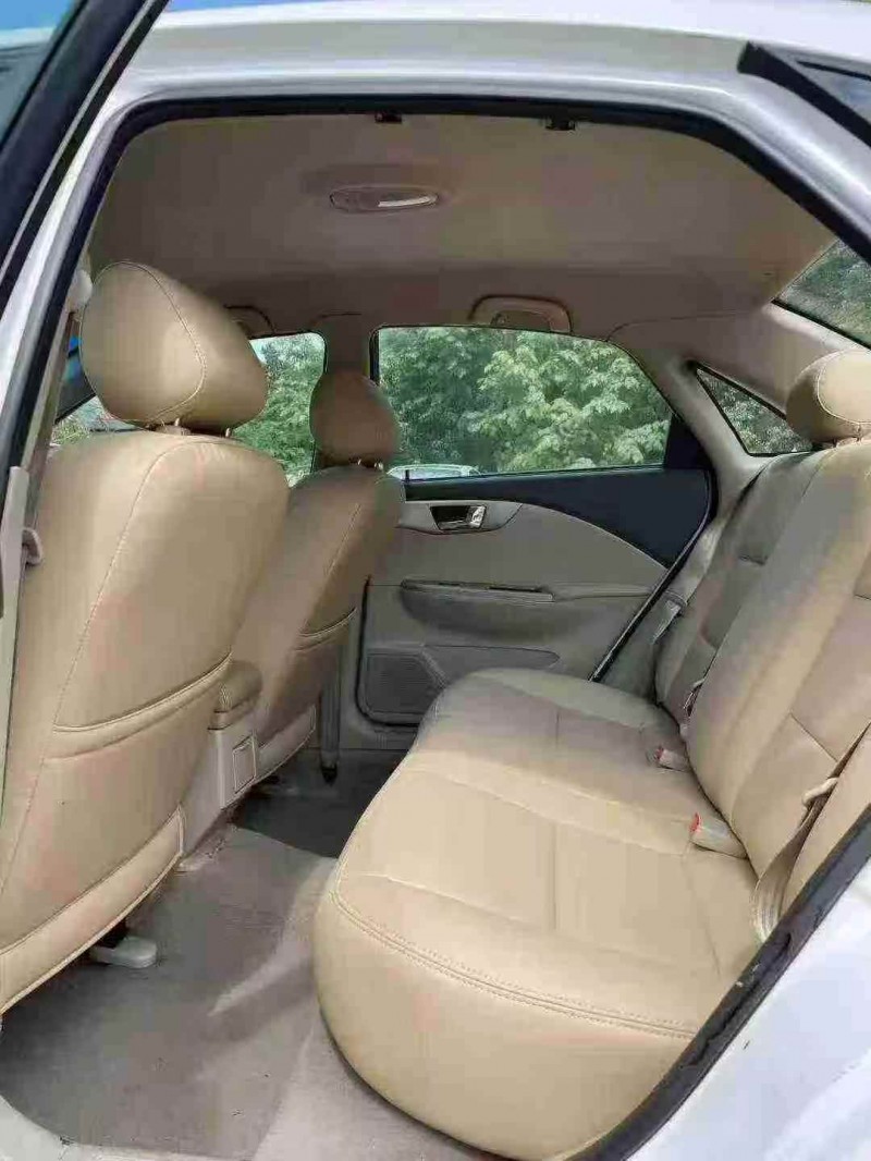 襄阳16年别克君越7