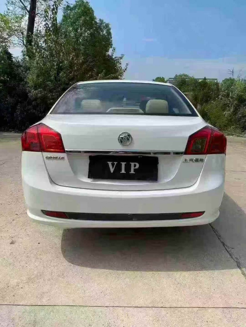 襄阳16年别克君越9