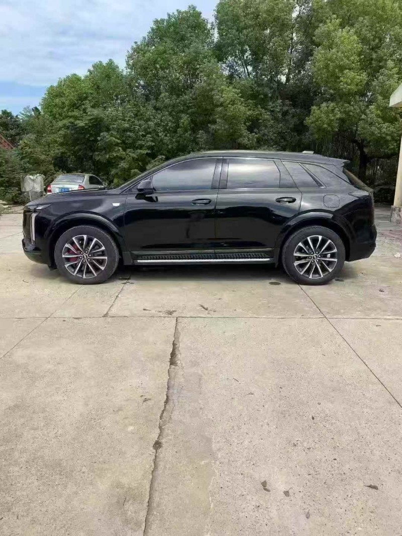 襄阳25年凯迪拉克XT56