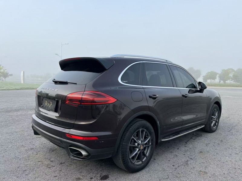 盐城15年保时捷卡宴9