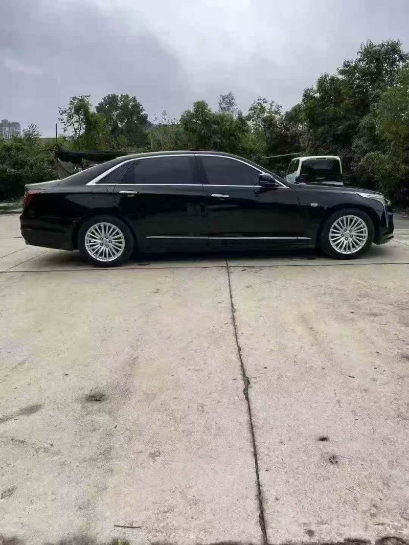 襄阳22年凯迪拉克CT66