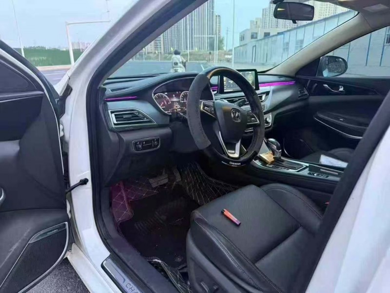 郑州20年长安汽车睿骋4