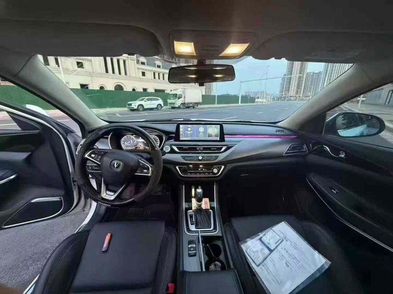 郑州20年长安汽车睿骋6