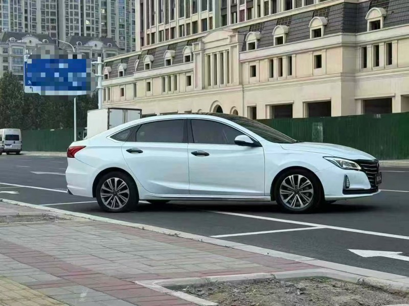 郑州20年长安汽车睿骋8