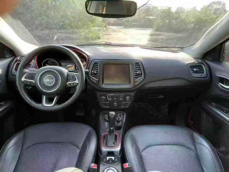 襄阳17年Jeep指南者8