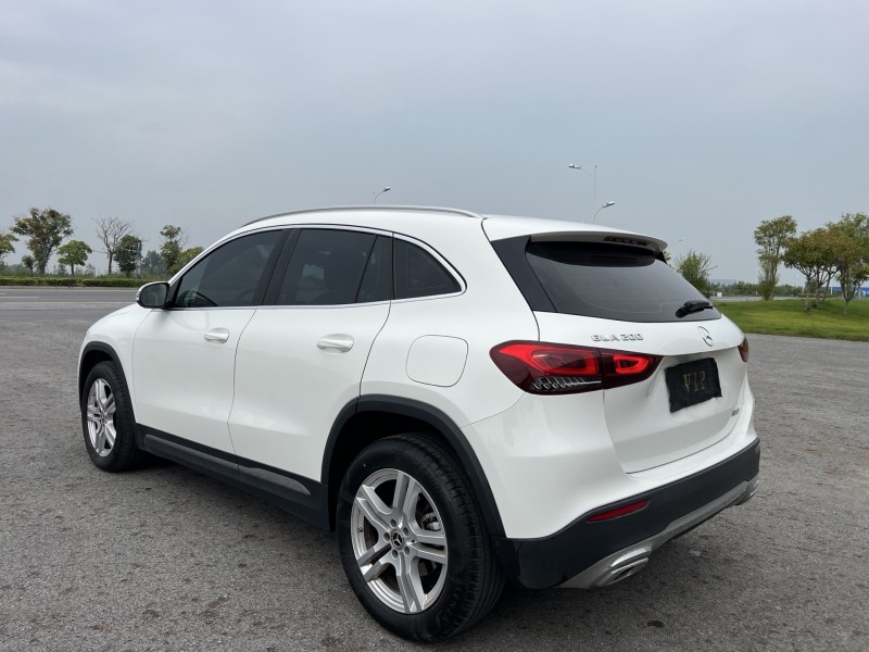 盐城23年奔驰GLA9