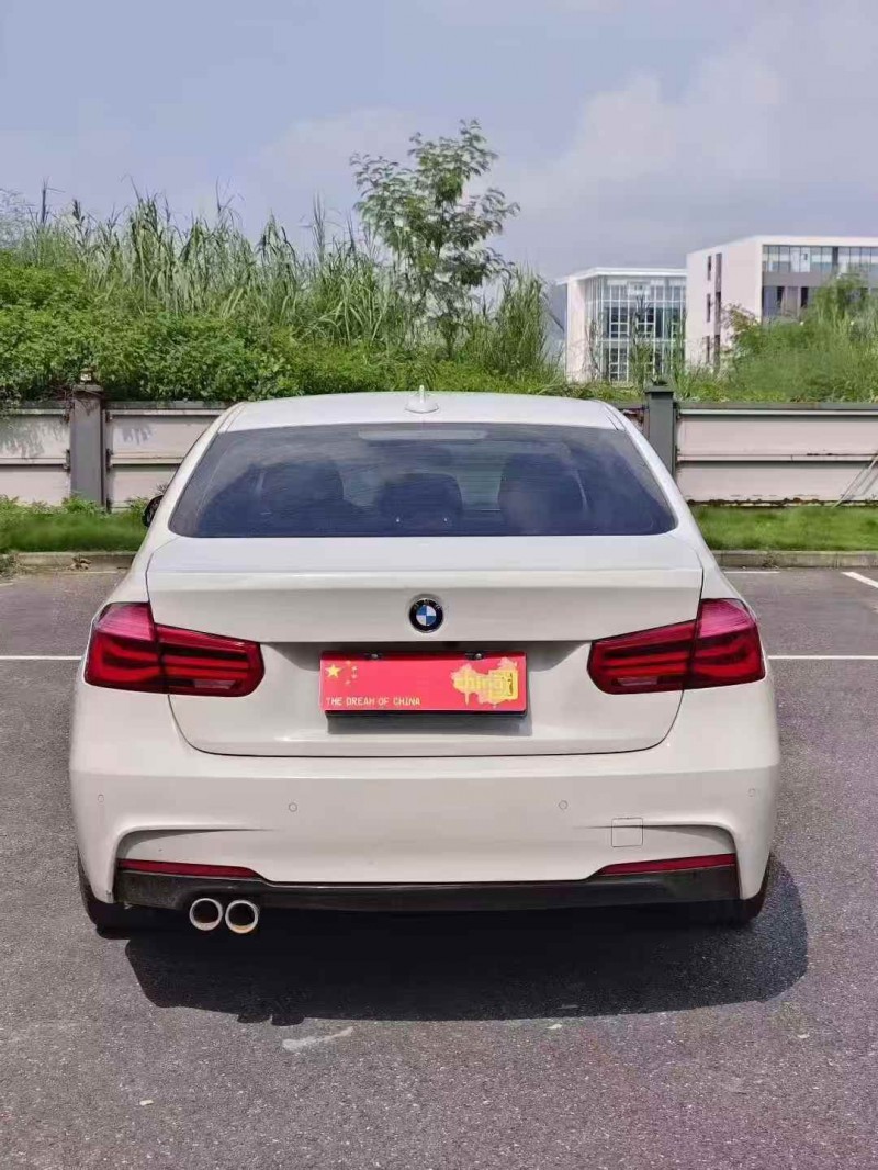 广州17年宝马3系8