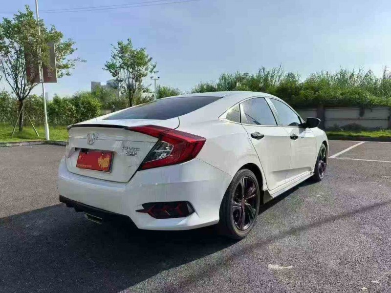 广州21年本田思域8