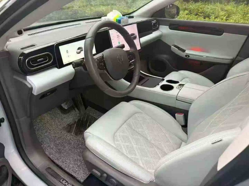 岳阳24年零跑汽车C015