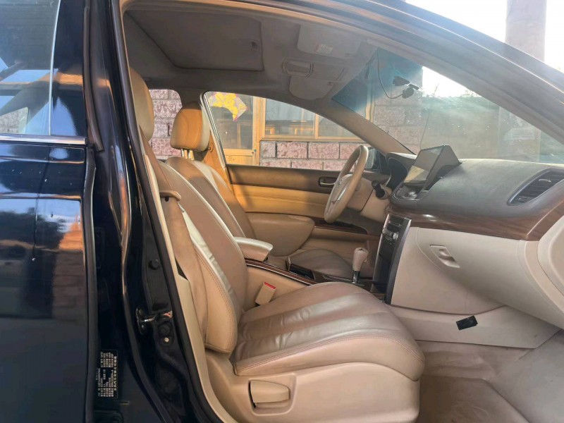 徐州12年日产天籁6