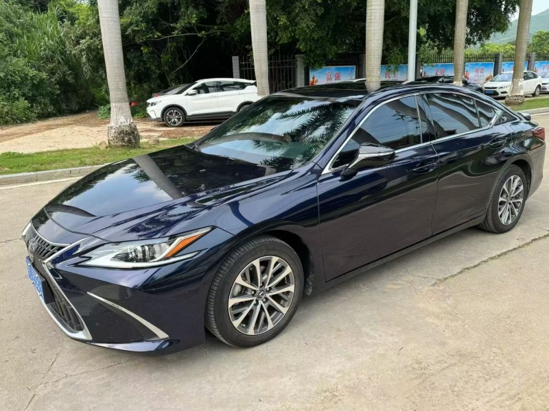 厦门23年雷克萨斯ES3